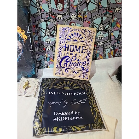 The Bookish Box Accessories 6pc Bundle T Shirt S– No Book Included - Picture 3 of 11